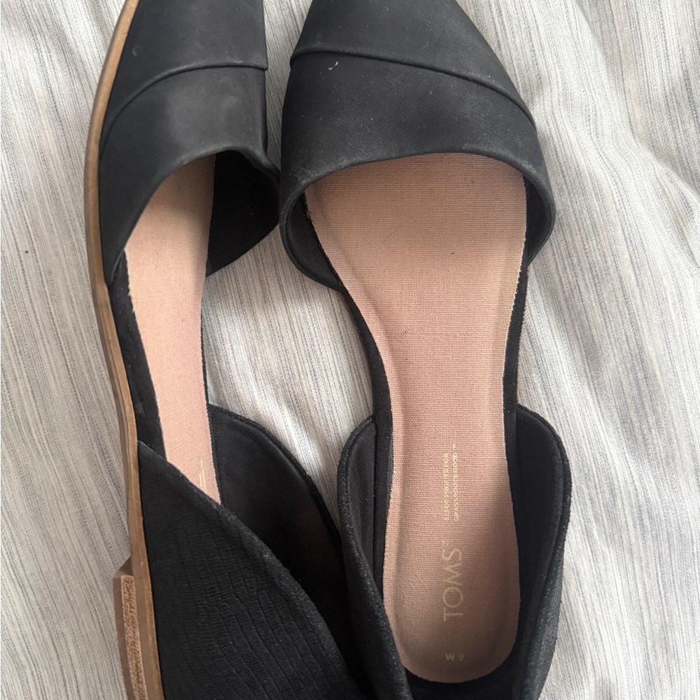 TOMS Women's Classic Black Loafers